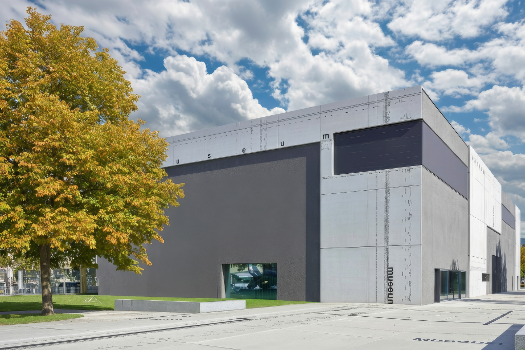 Moderne Galerie des Saarlandmuseums in Saarbruecken mit moderner Kunst