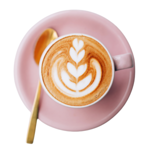 Cappuccino für Studenten im Café in Saarbruecken in einer rosa Tasse.